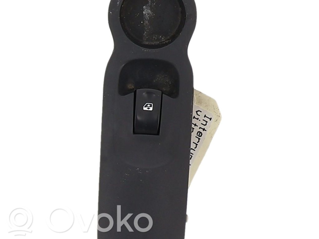 Electric window control switch   8200214939
