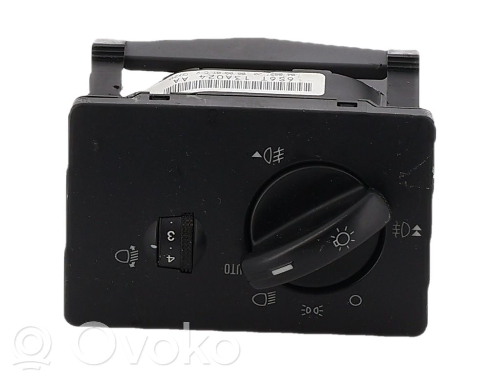 Light switch   1356216