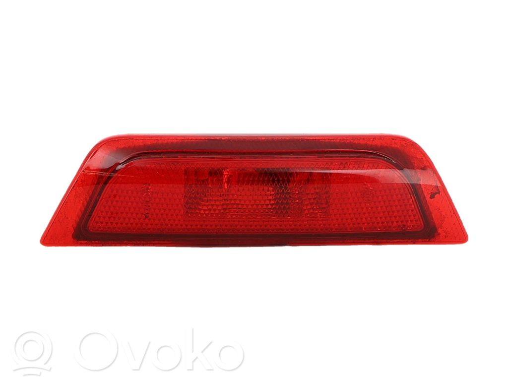 Nissan Micra Trzecie światło stop 