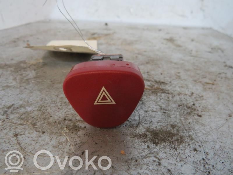 Citroen C2 Botón interruptor de luz de peligro 