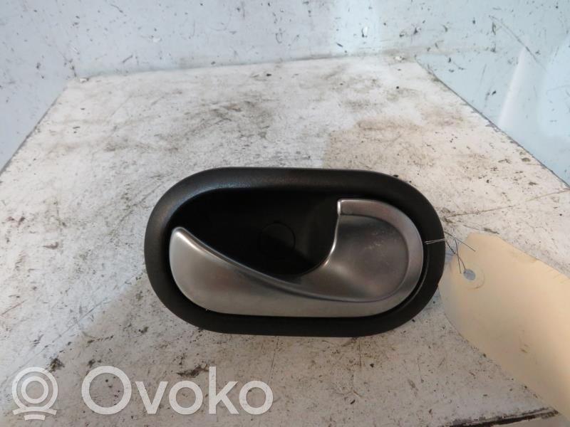Renault Clio III Manecilla interna puerta delantera 
