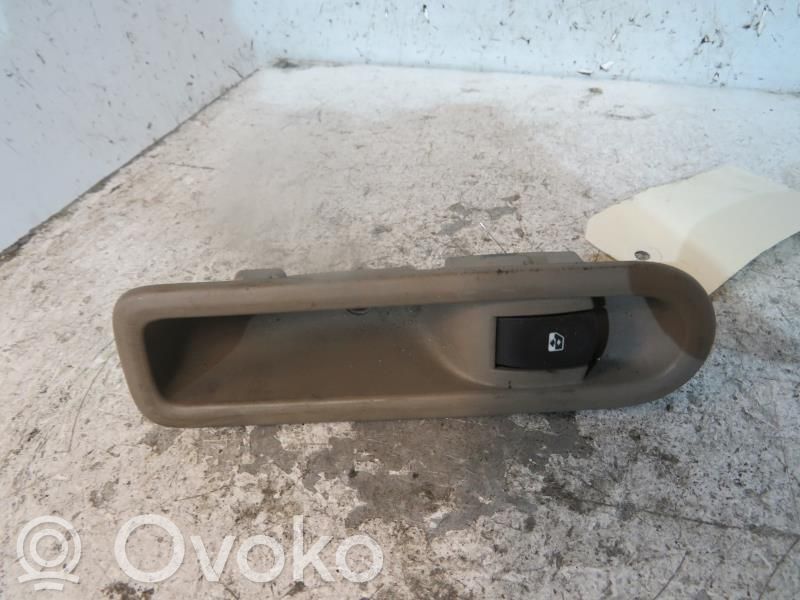 Electric window control switch   8200214936