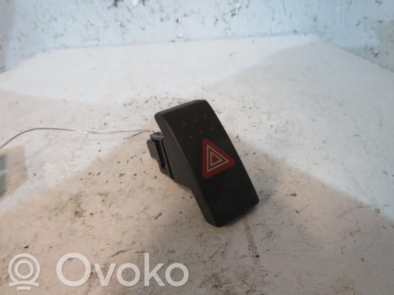 Suzuki SX4 Botón interruptor de luz de peligro 