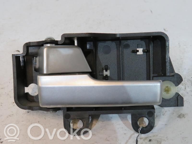 Ford C-MAX I Manecilla interna puerta trasera 