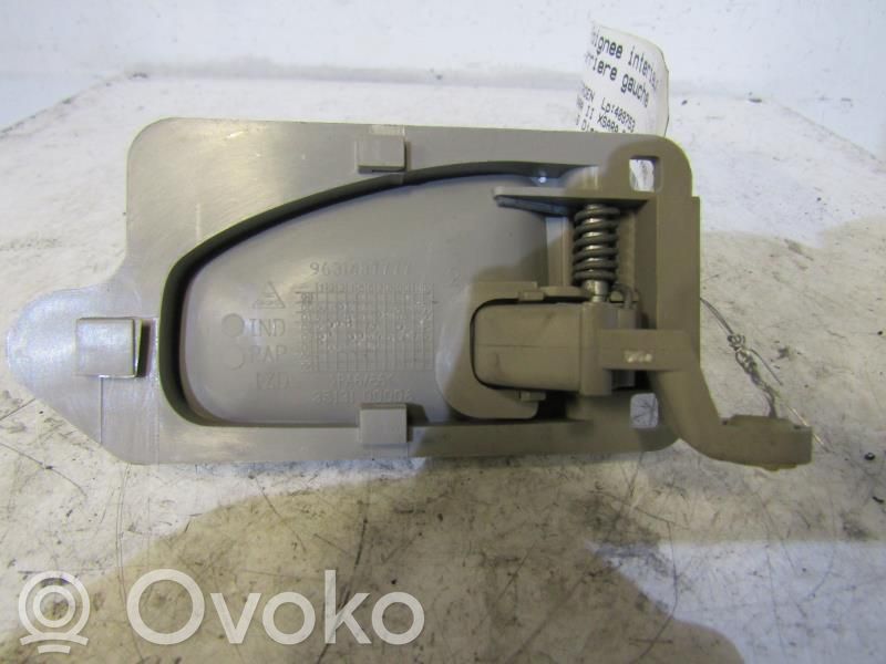 Manecilla interna puerta trasera   9143A8