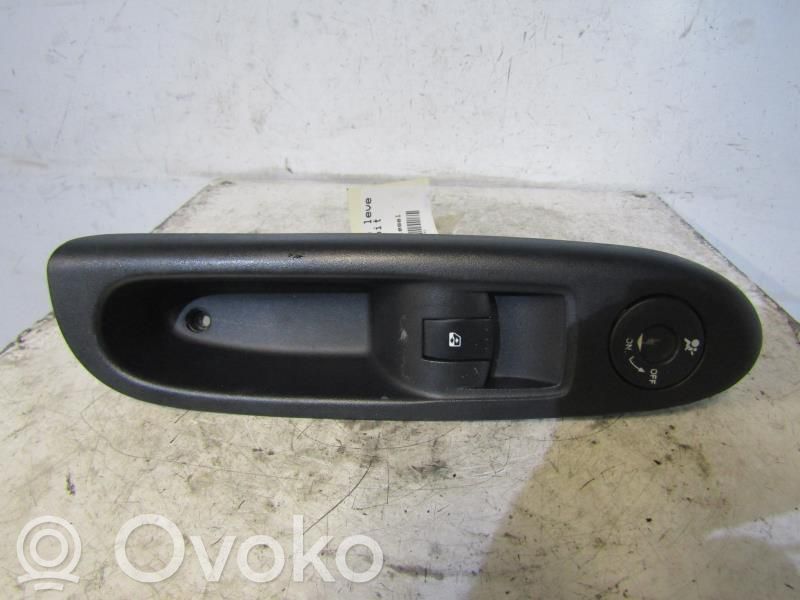 Renault Clio II Comutator comandă geamuri electrice 