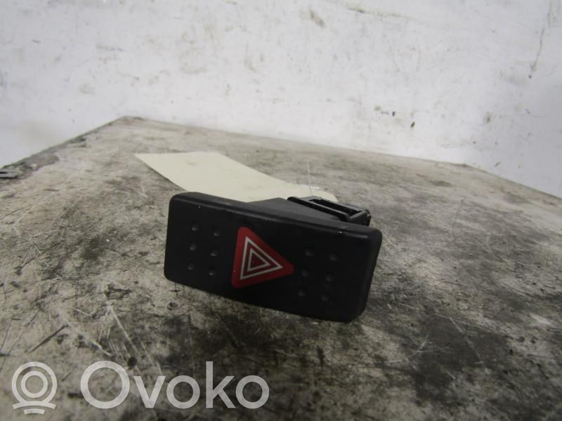 Suzuki SX4 Botón interruptor de luz de peligro 