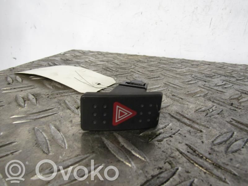 Botón interruptor de luz de peligro   3743062J00P4Z