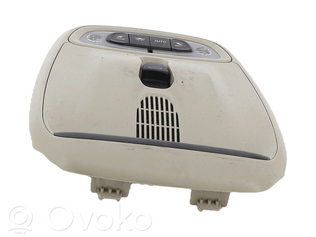 Etuistuimen valo   39825831