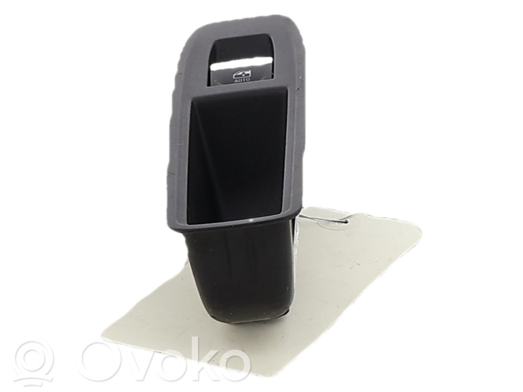 Electric window control switch   829509794R