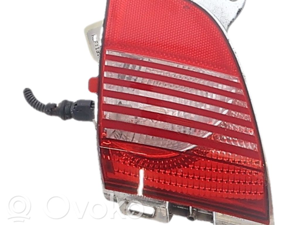 Peugeot 2008 I Takapuskurin valo 