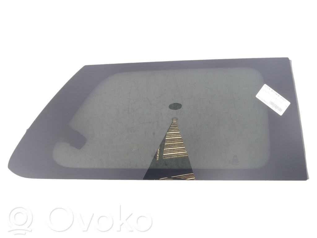 Citroen C4 Cactus Takaoven ikkunalasi