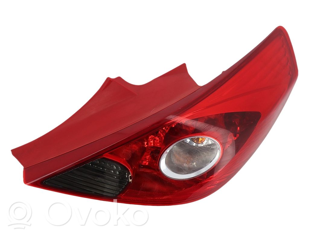 Opel Corsa D Aizmugurējais lukturis virsbūvē 