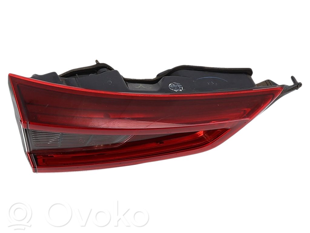 Nissan Qashqai Lampy tylnej klapy bagażnika 