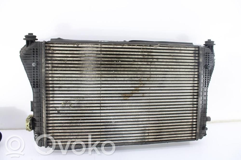 Volkswagen PASSAT B7 Radiatore intercooler 