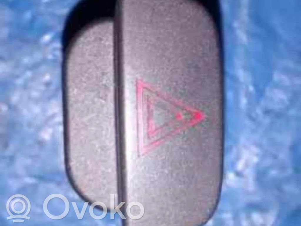 Botón interruptor de luz de peligro   4M5T13A350AC