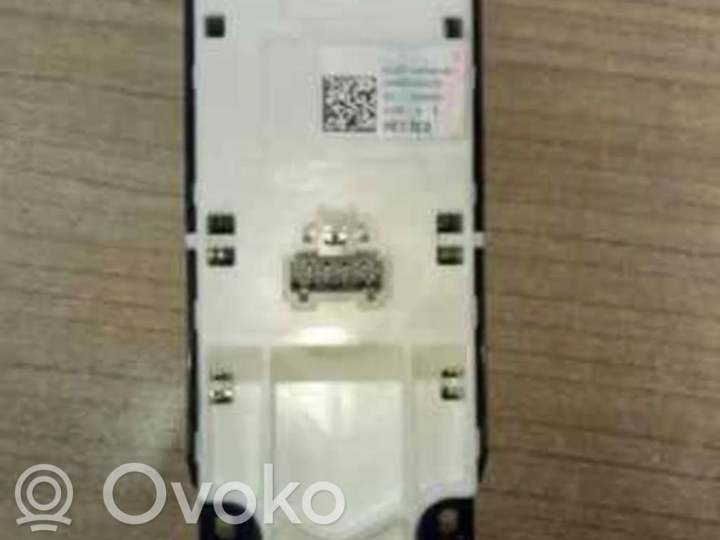 Ford Fiesta Przyciski szyb 