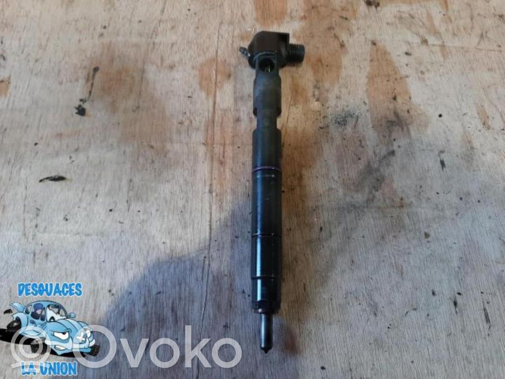 Inyector de combustible   338002A780