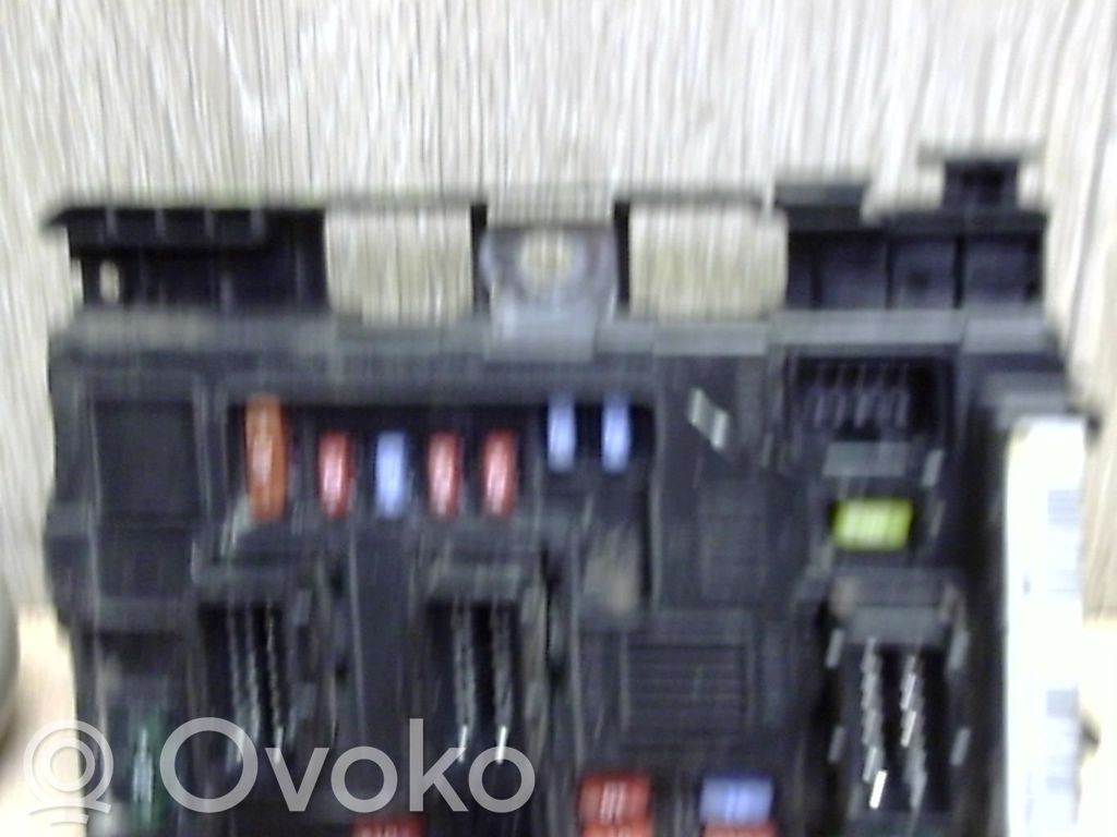 Moottorin ohjainlaite/moduuli