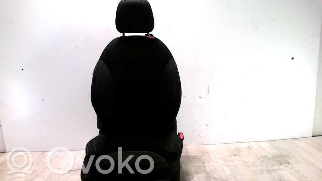 Citroen C3 Etumatkustajan istuin 