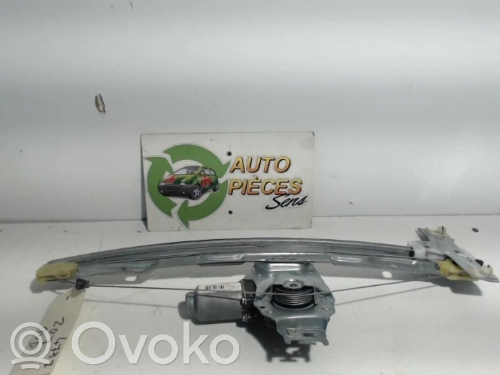 Peugeot 207 Meccanismo di sollevamento del finestrino anteriore senza motorino 