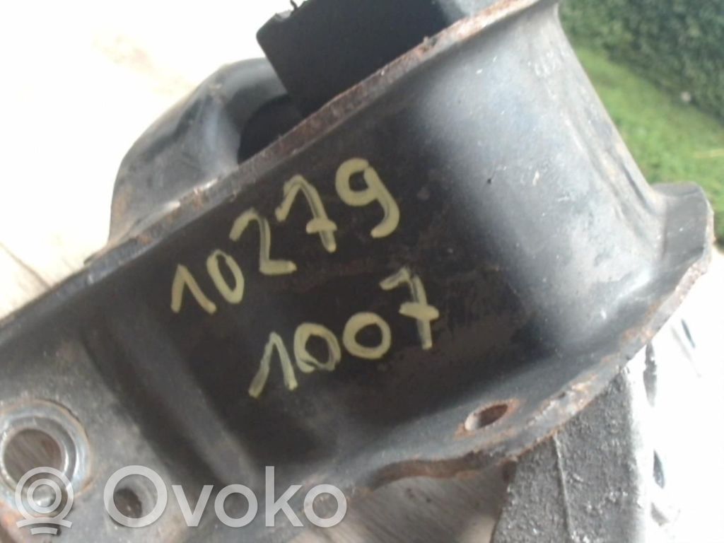 Engine mount bracket