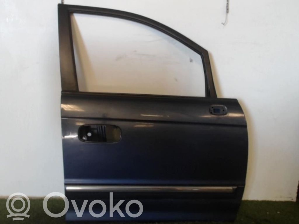 Hyundai Trajet Puerta delantera 