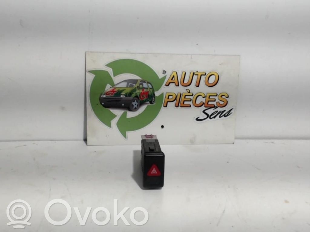 Hazard light switch   1110440,1110440