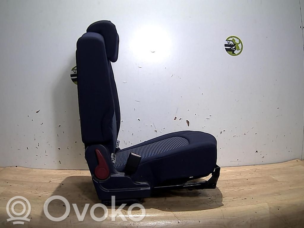Peugeot 1007 Fotel tylny 