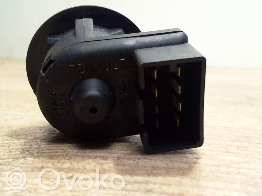 Wing mirror switch