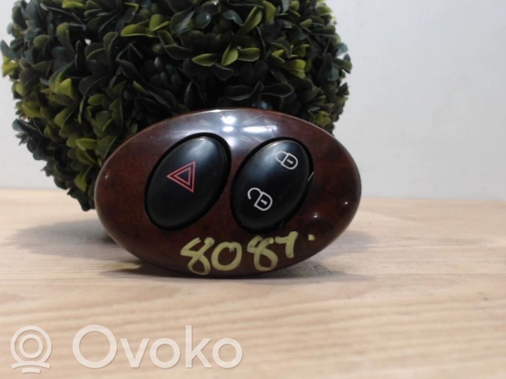 Rover 75 Hätävilkkujen kytkin 