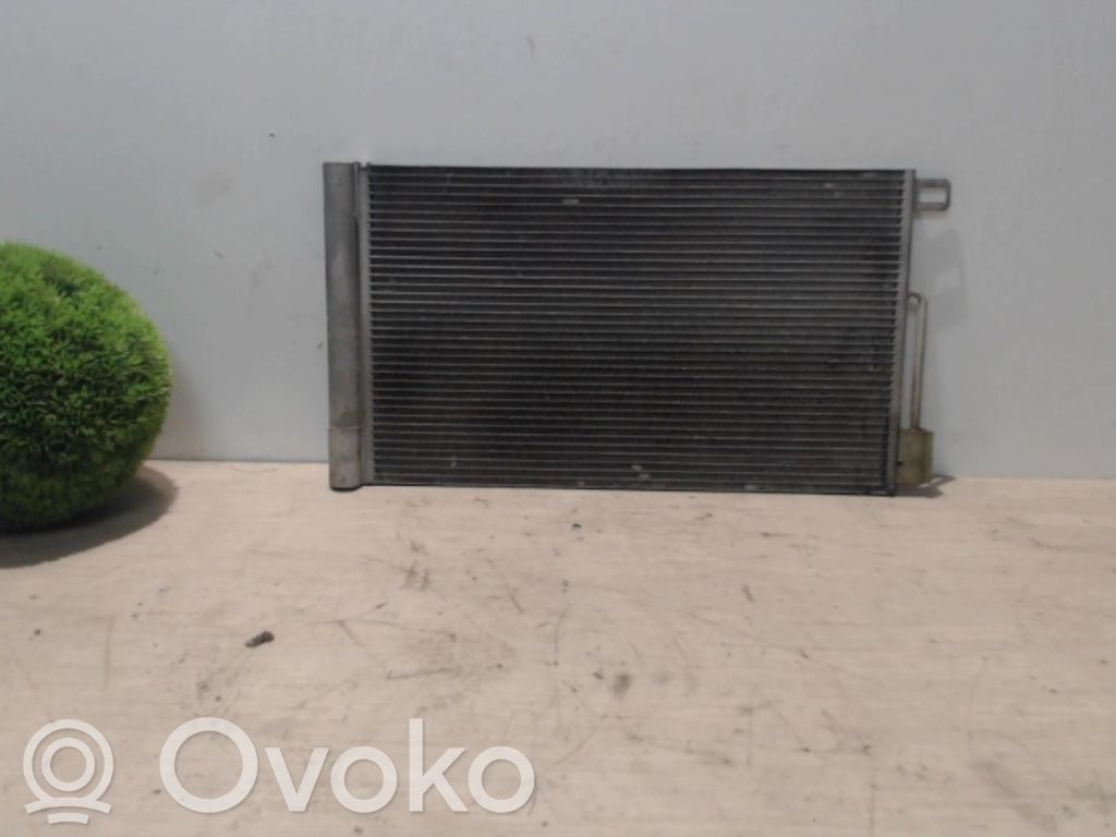 Radiateur condenseur de climatisation