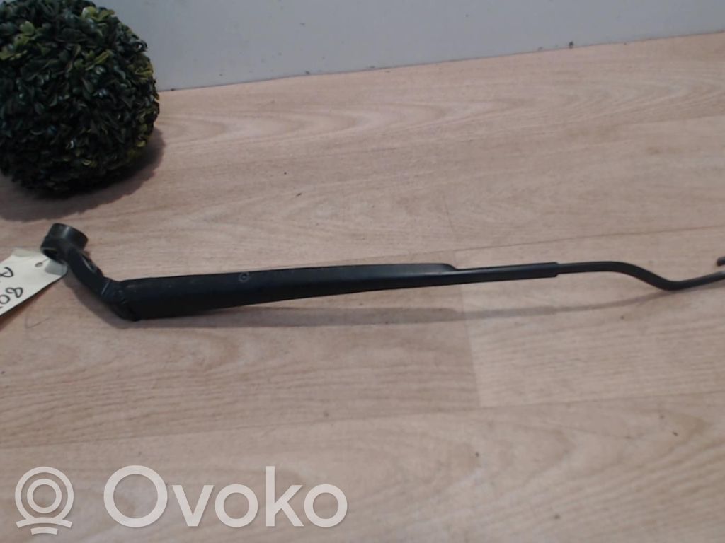 Toyota iQ Bras d'essuie-glace avant