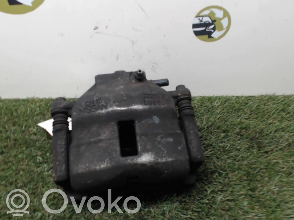 Nissan Almera N16 Zacisk hamulcowy przedni 