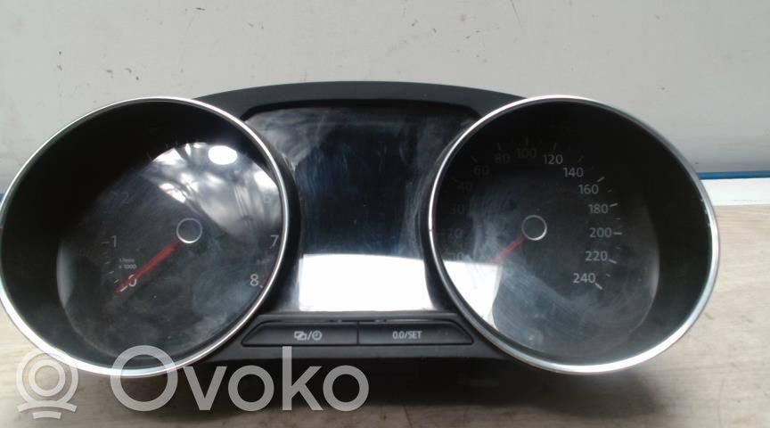Volkswagen Polo V 6R Tachimetro (quadro strumenti)