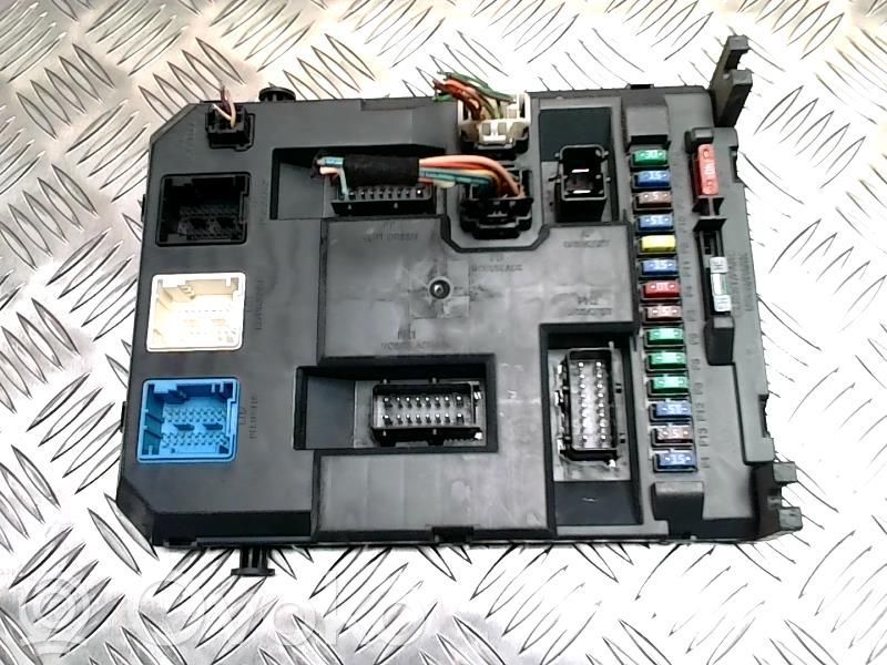 BMW 1 E81 E87 Sicherungskasten komplett 