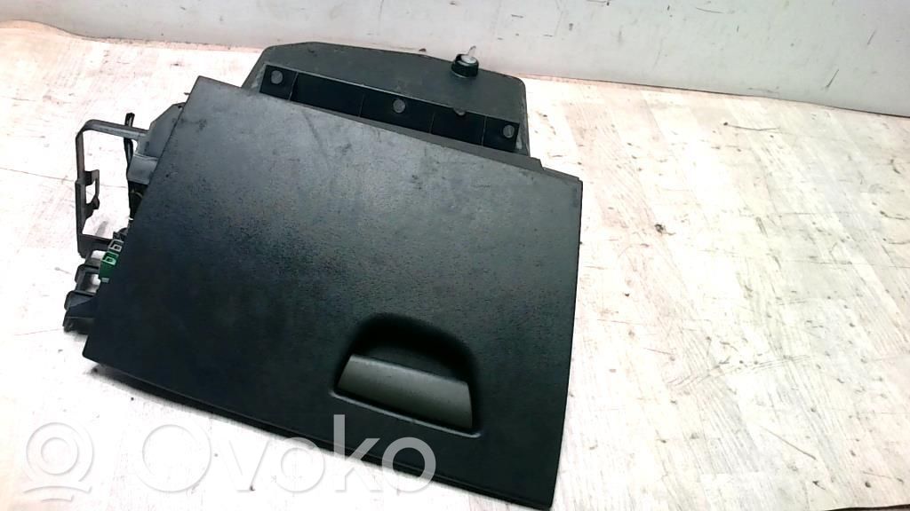 Fiat Stilo Daiktadėžė 