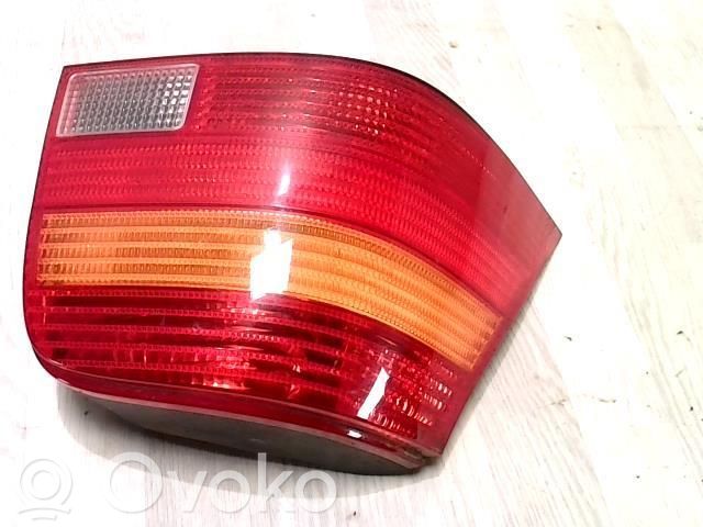 Volkswagen Golf IV Lampă spate în caroserie