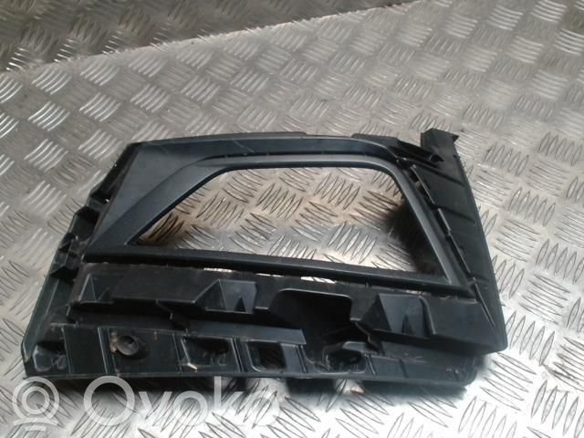 Volkswagen Polo VI Rivestimento sotto il faro/fanale