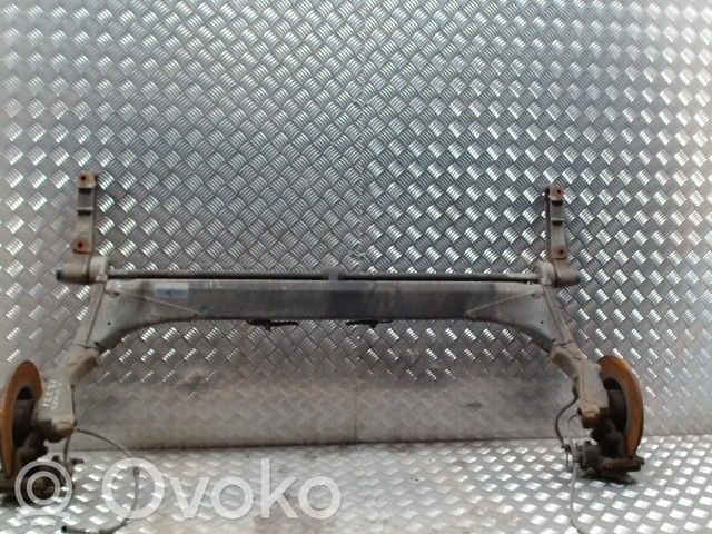Eje trasero   8200121128,8200121128