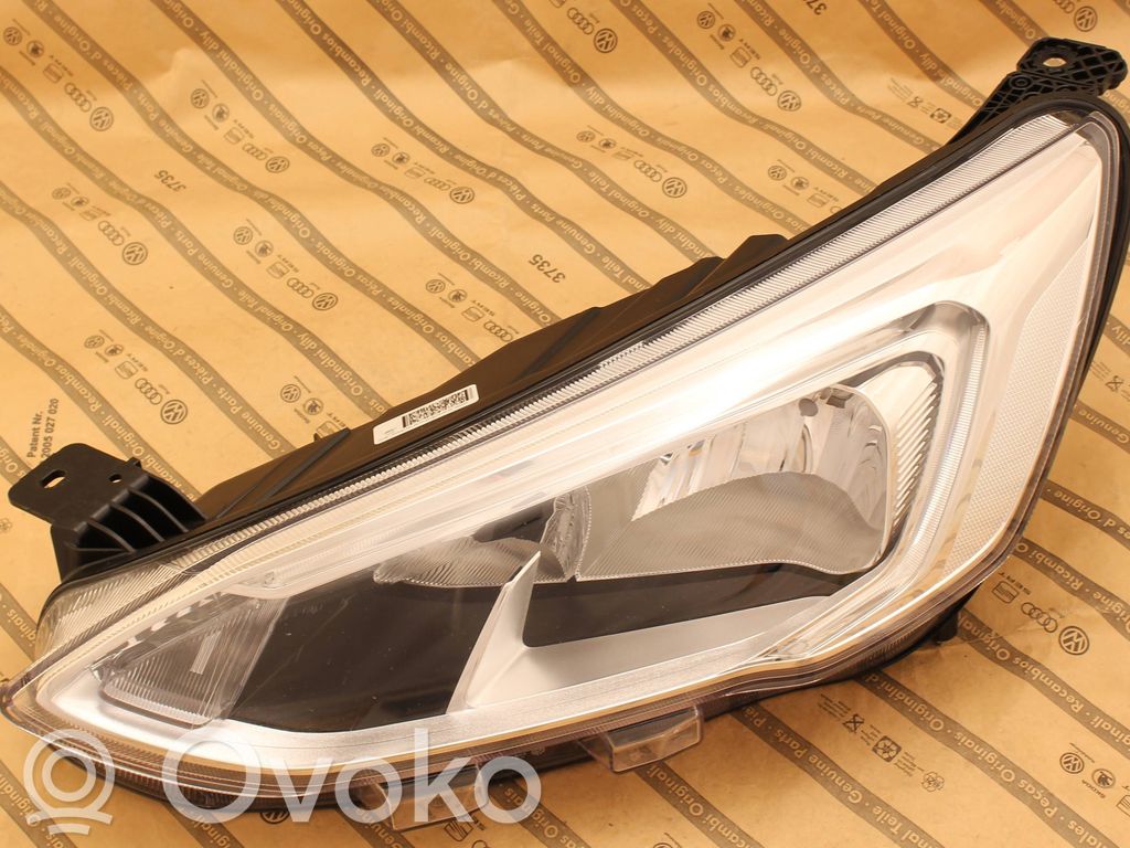 Headlight/headlamp   JX7B13W030AE