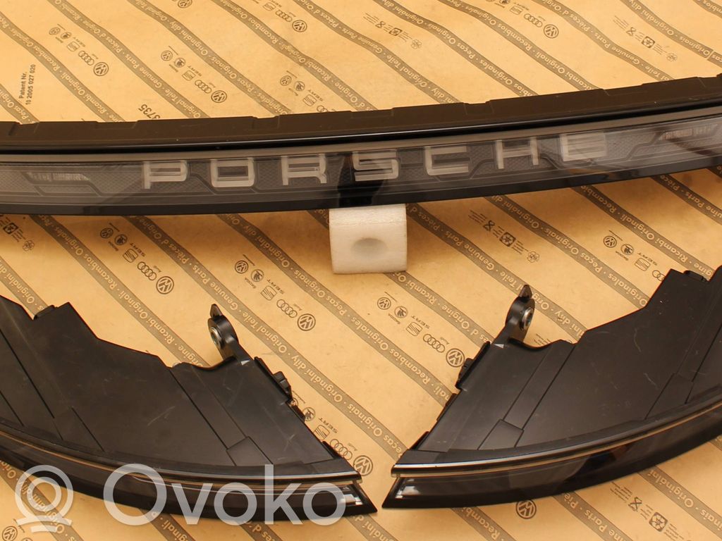 Porsche Taycan 9J1 Takavalot 