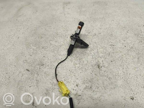 Tesla Model 3 Jalankulkijan turvatyyny 