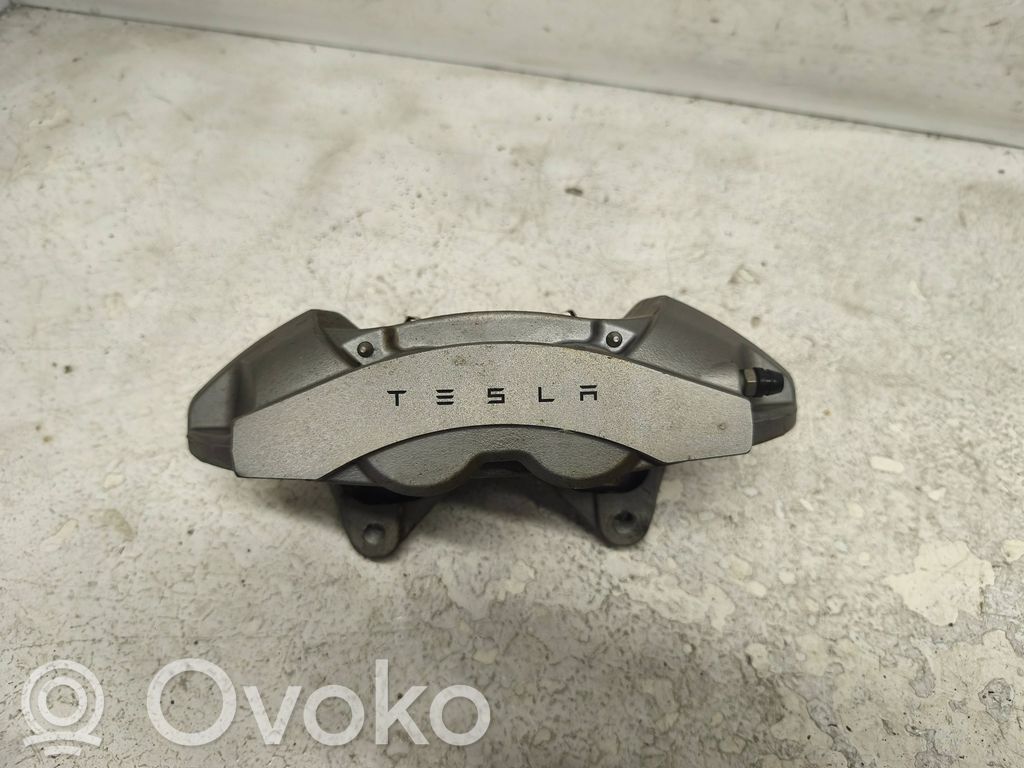 Tesla Model 3 Priekinis suportas 