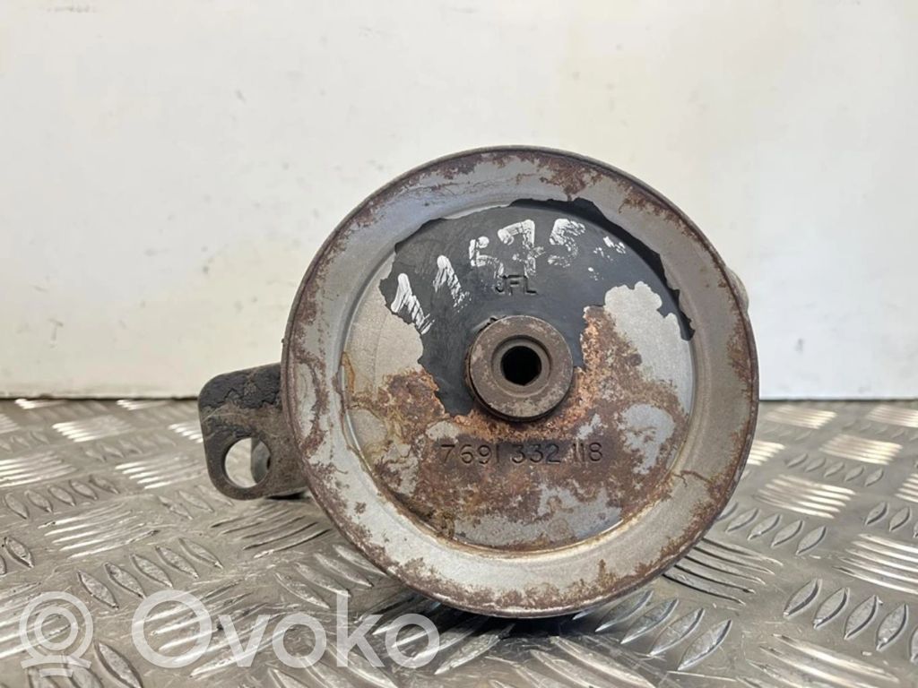 Ford Maverick Ohjaustehostimen pumppu 