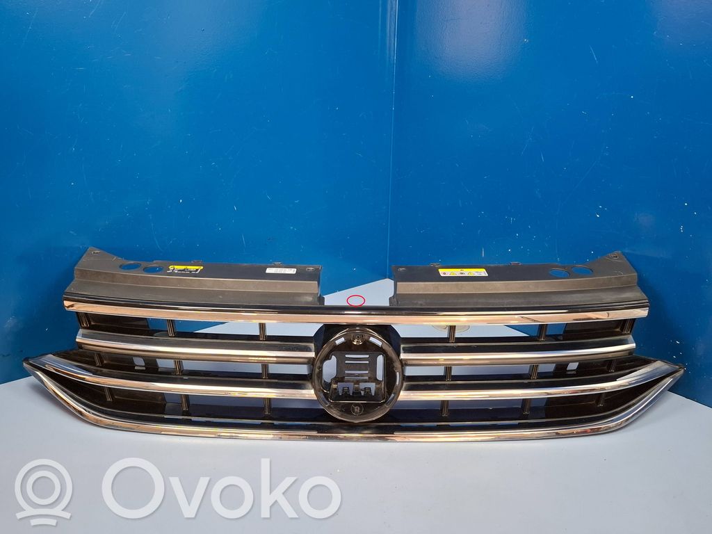 Volkswagen Tiguan Etupuskurin ylempi jäähdytinsäleikkö 
