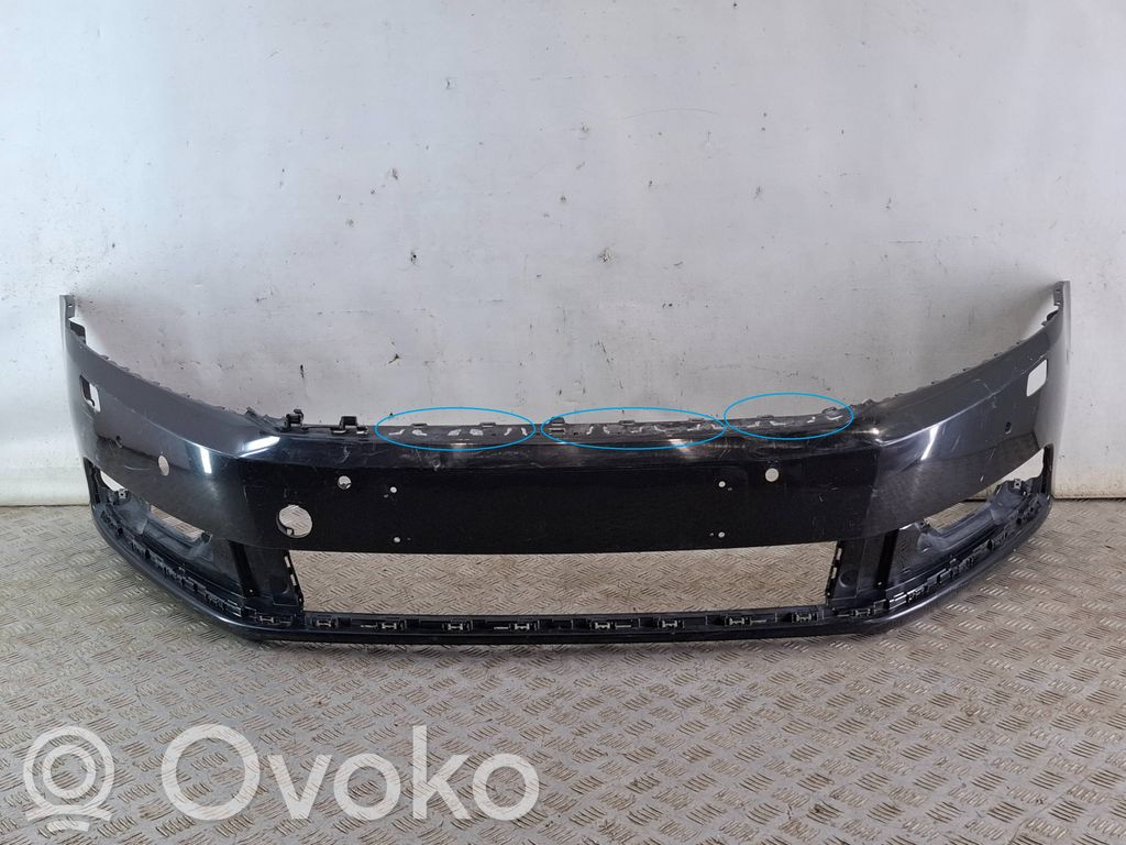 Volkswagen PASSAT B7 Parachoques delantero 