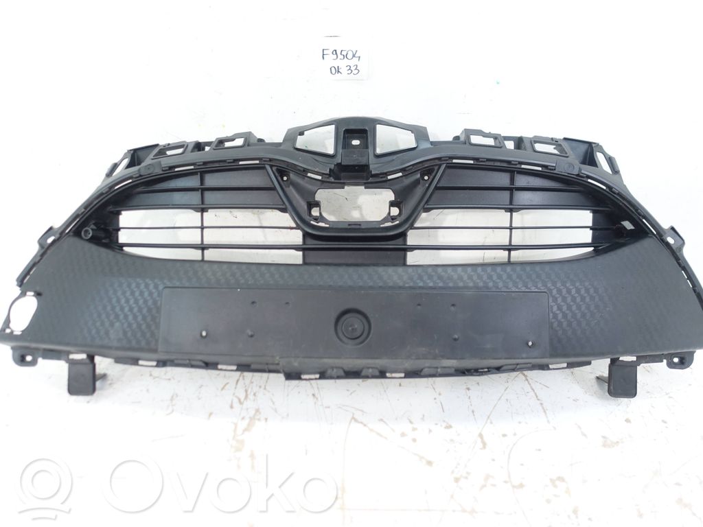 Toyota Yaris XP210 Maskownica / Grill / Atrapa górna chłodnicy 