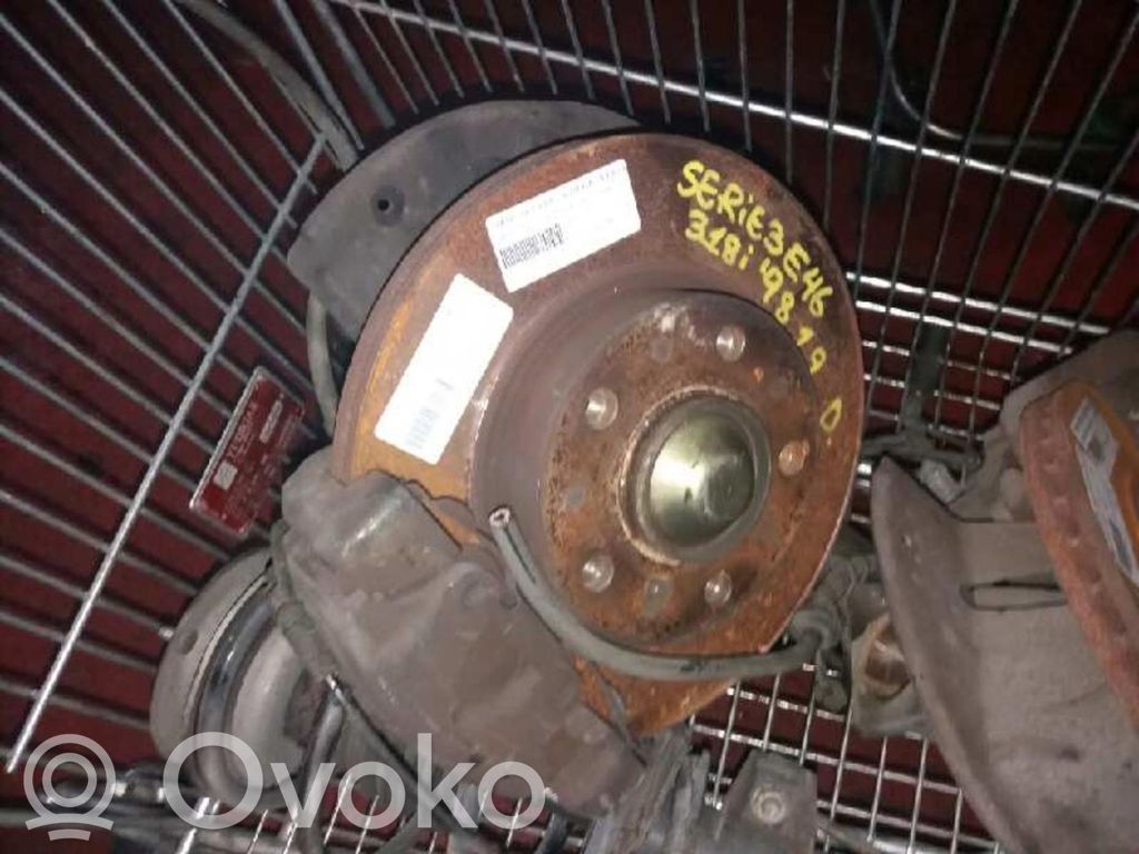 Front wheel hub spindle knuckle