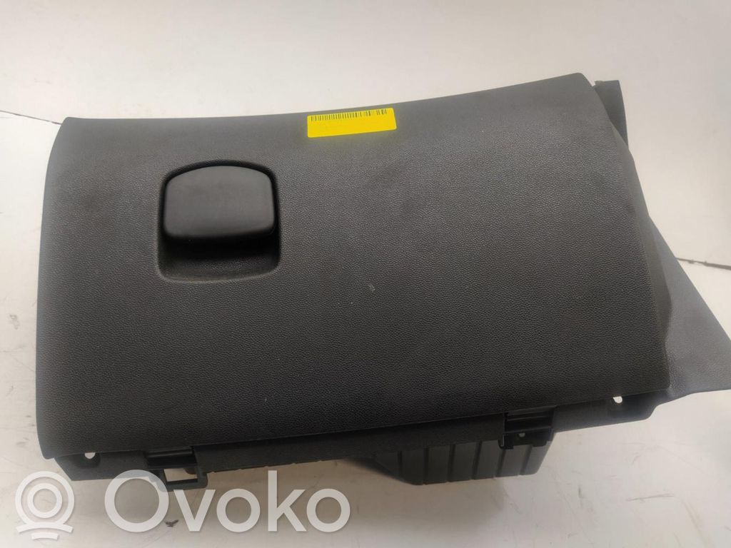 Glove box   13205097